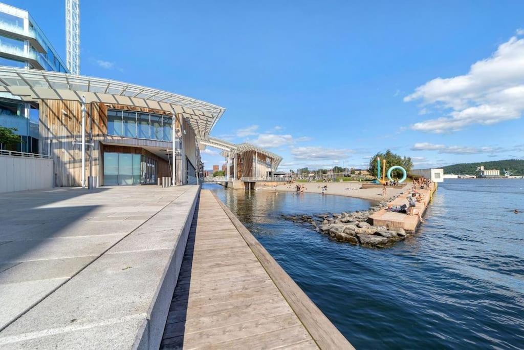 Tjuvholmen - Balcony With Seaview & 2 Bedrooms * Oslo